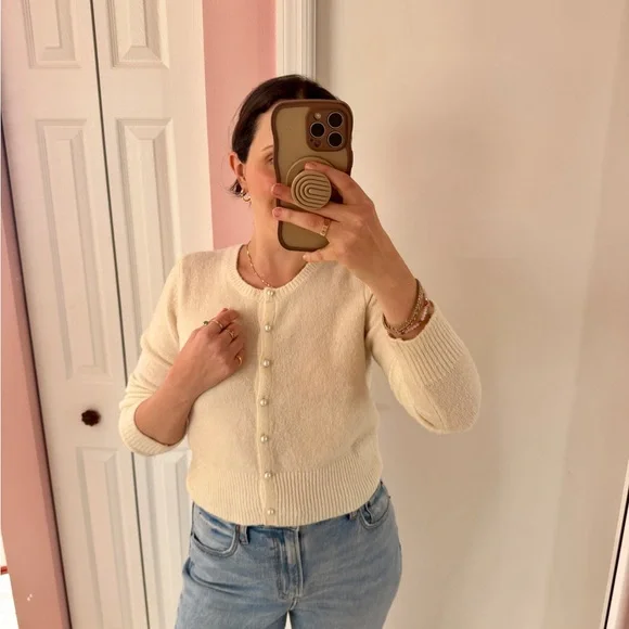 Abercrombie Pearl-Button Crewneck Cardigan Sweater in Cream- Size Medium - Picture 13 of 14